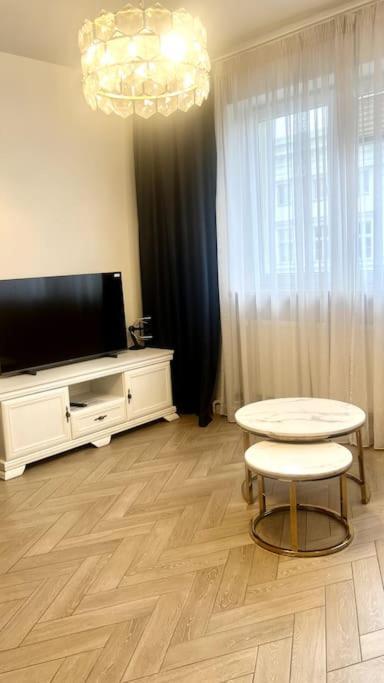 B&W Luxurious Apartment In The Heart Of فروتسواف المظهر الخارجي الصورة